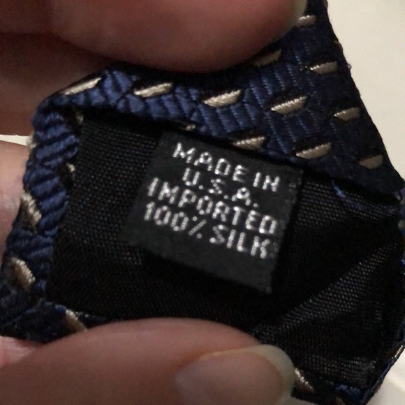Dockers Navy Silk Tie-EUC - Picture 7 of 9
